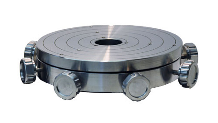 A-60x.MTT Manual X-Y-Tilt Platform The PIglide MTT series of manual alignment tabletops can manually adjust a payload mounted to a rotary air bearing in four degrees of freedom, allowing alignment of the payload to the bearing’s axis of rotation. Adjustments can be made in two linear orthogonal directions (X and Y) and in two angular directions (tip and tilt). The tabletop surface is made from durable, wear- resistant stainless-steel. This accessory is ideal for metrology, roundness measurement, and part gauging applications.